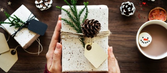 Easy Ways of Wrapping Presents Up